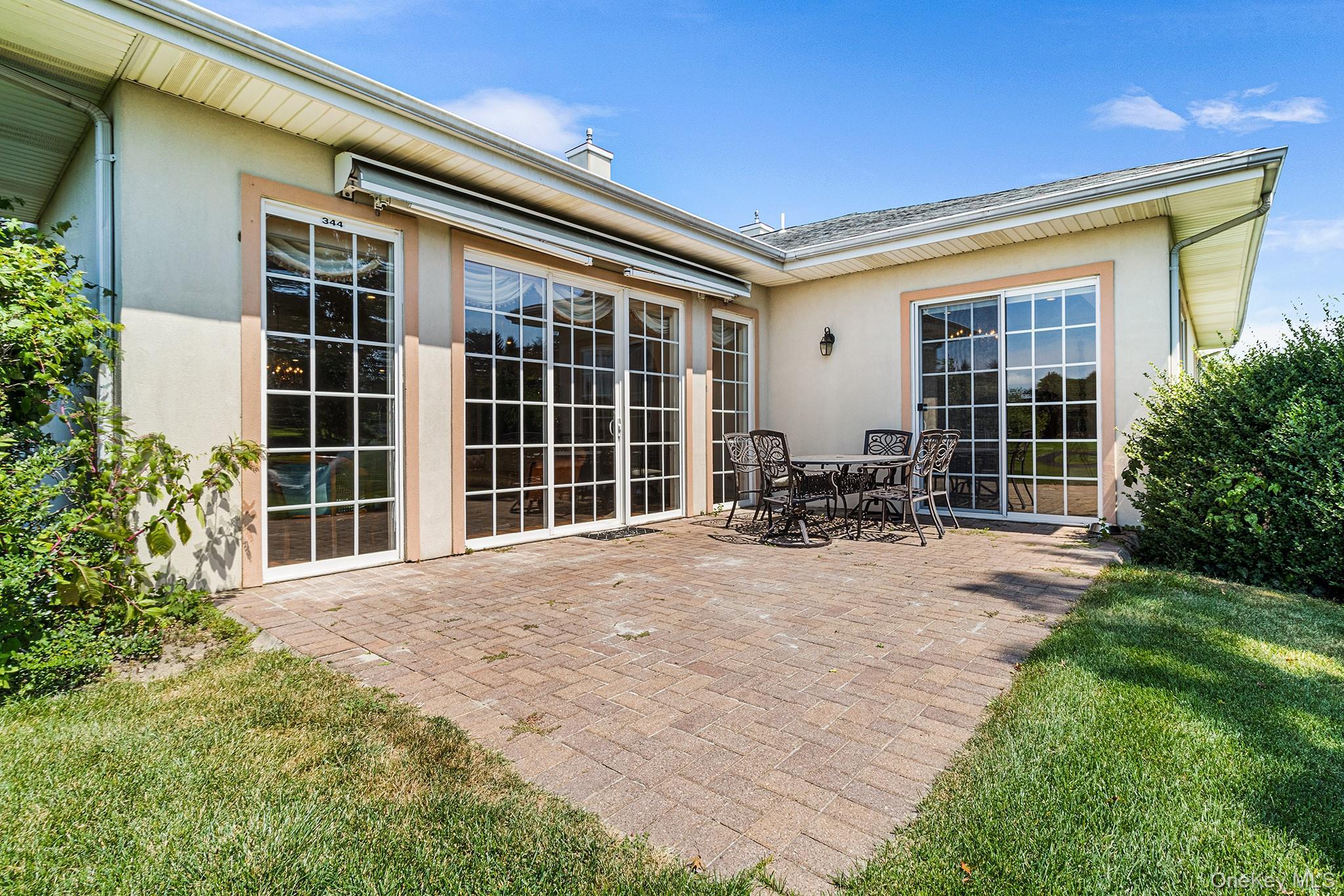 Condo Altessa  Suffolk County, NY 11747, MLS-901619-32