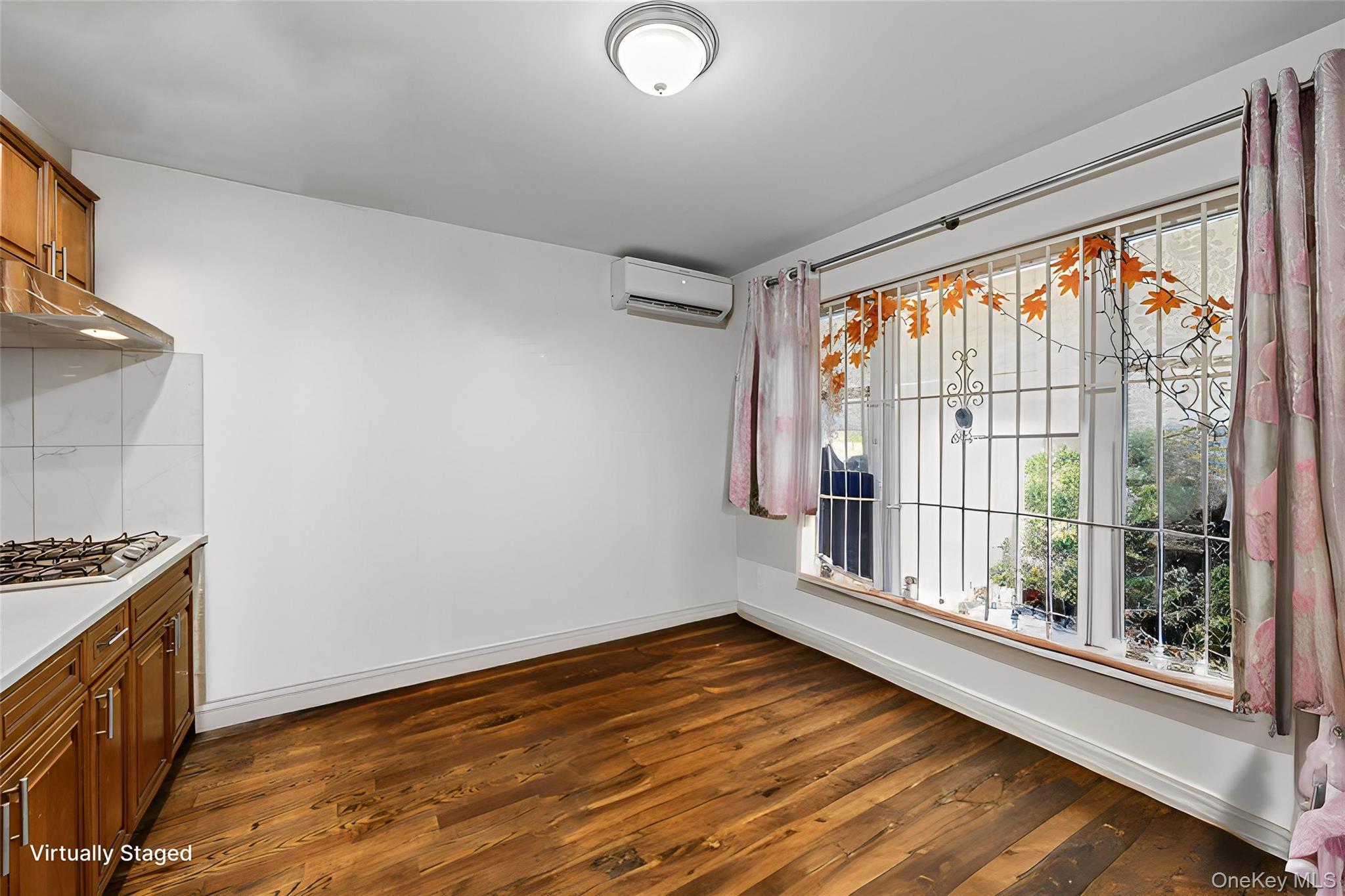 Single Family Booth Memorial Queens, NY 11355, MLS-901627-4