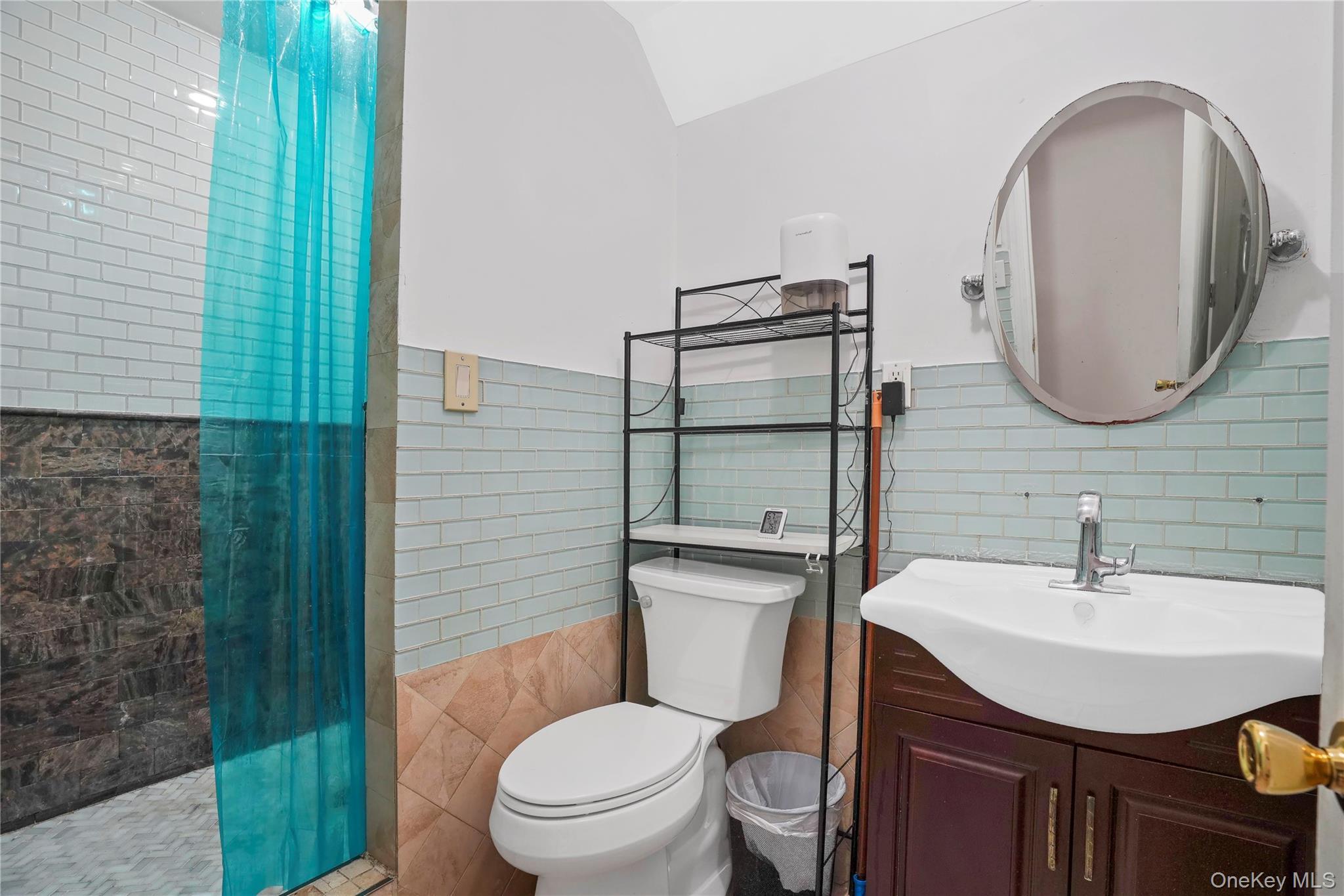 Single Family Metropolitan Queens, NY 11379, MLS-901630-15