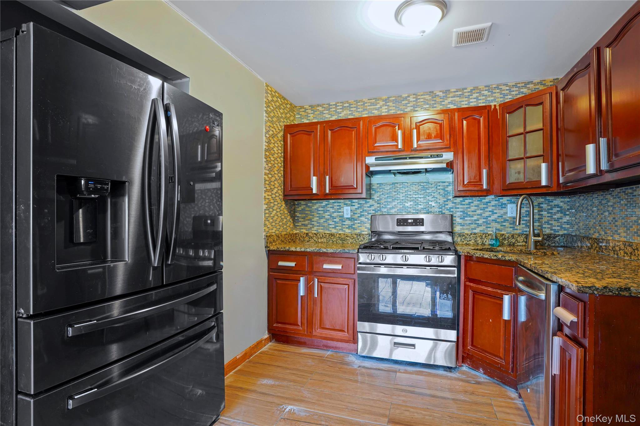 Single Family Metropolitan Queens, NY 11379, MLS-901630-22