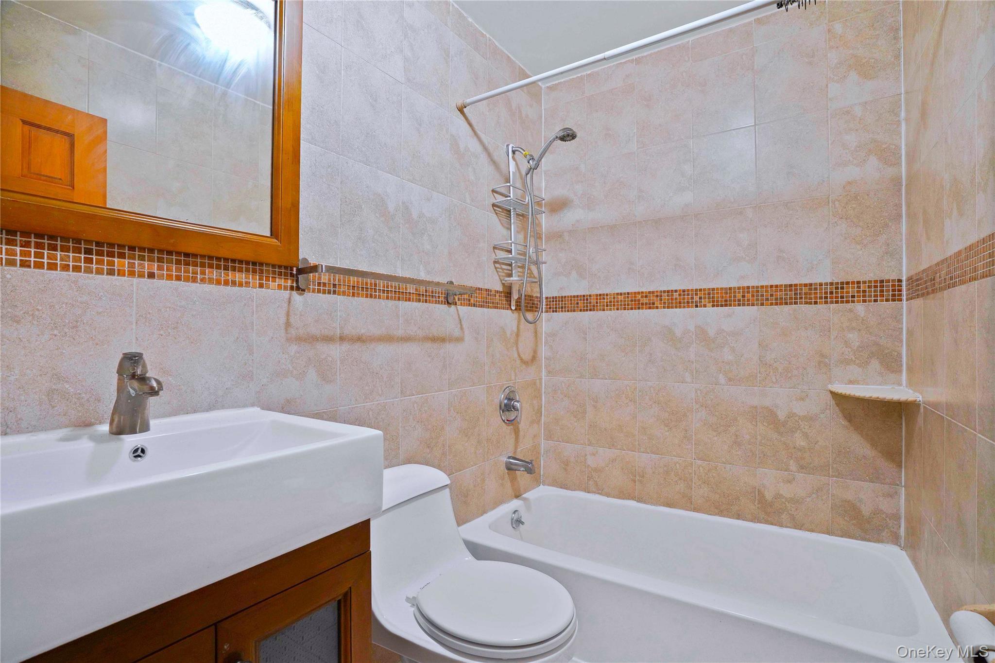 Single Family Metropolitan Queens, NY 11379, MLS-901630-24