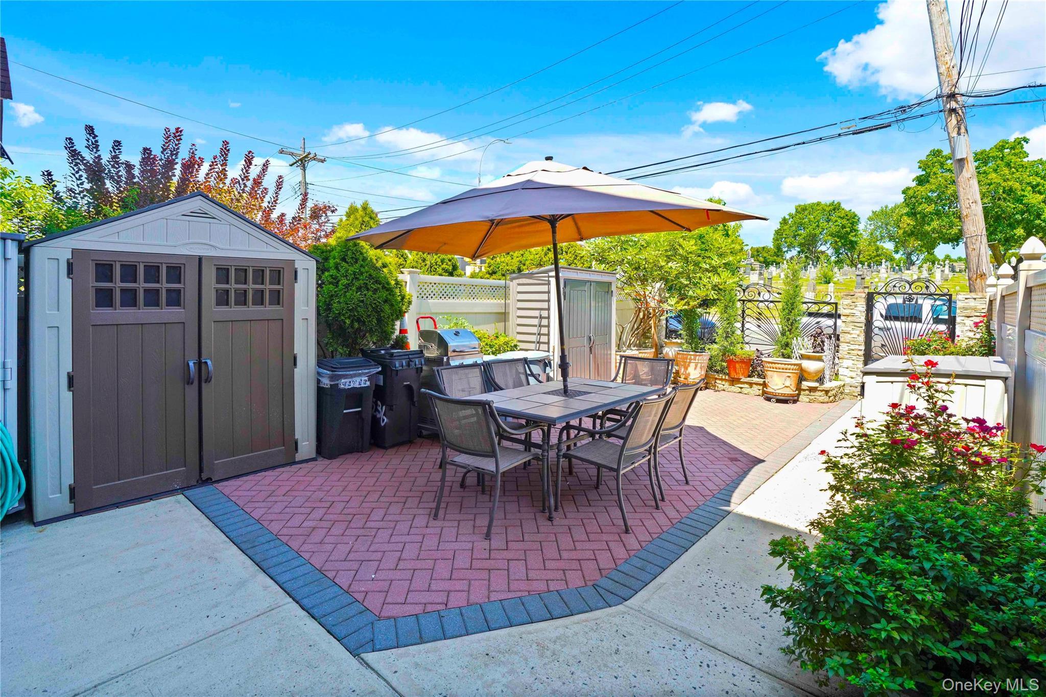 Single Family Metropolitan  Queens, NY 11379, MLS-901630-37