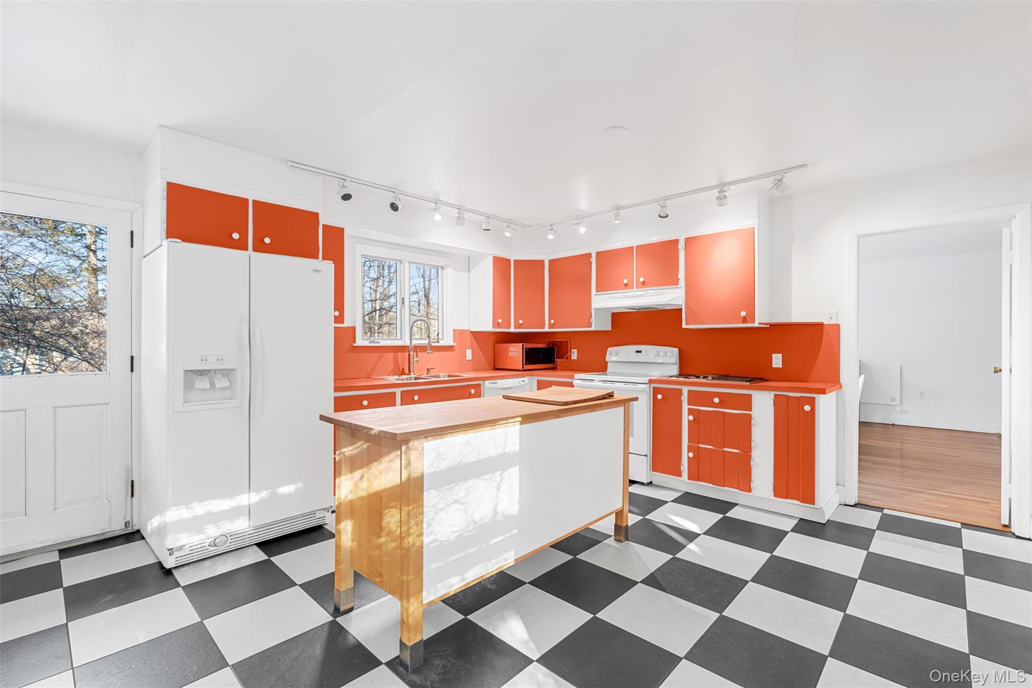 Single Family Chodikee Lake  Ulster County, NY 12528, MLS-901631-35