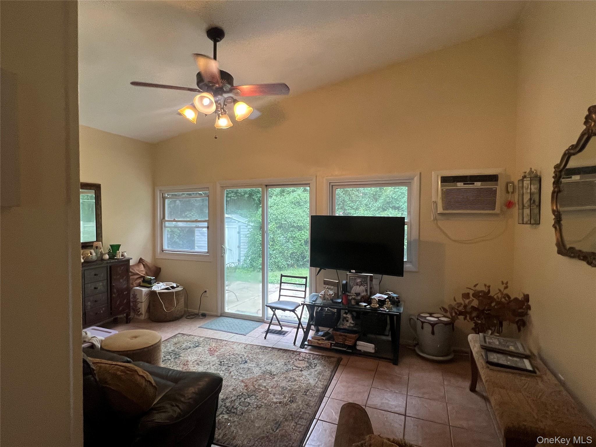 Single Family Richmond Suffolk County, NY 11751, MLS-901674-11