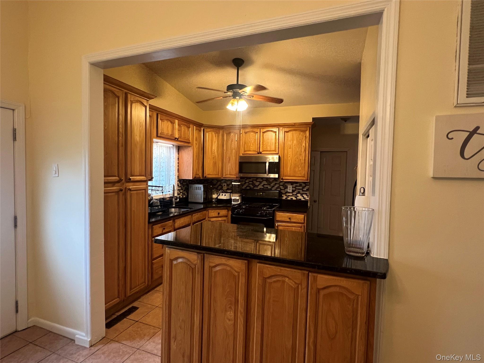 Single Family Richmond Suffolk County, NY 11751, MLS-901674-13