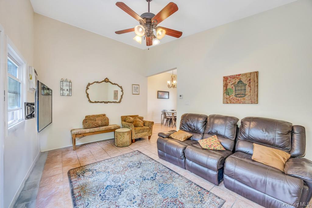 Single Family Richmond Suffolk County, NY 11751, MLS-901674-18