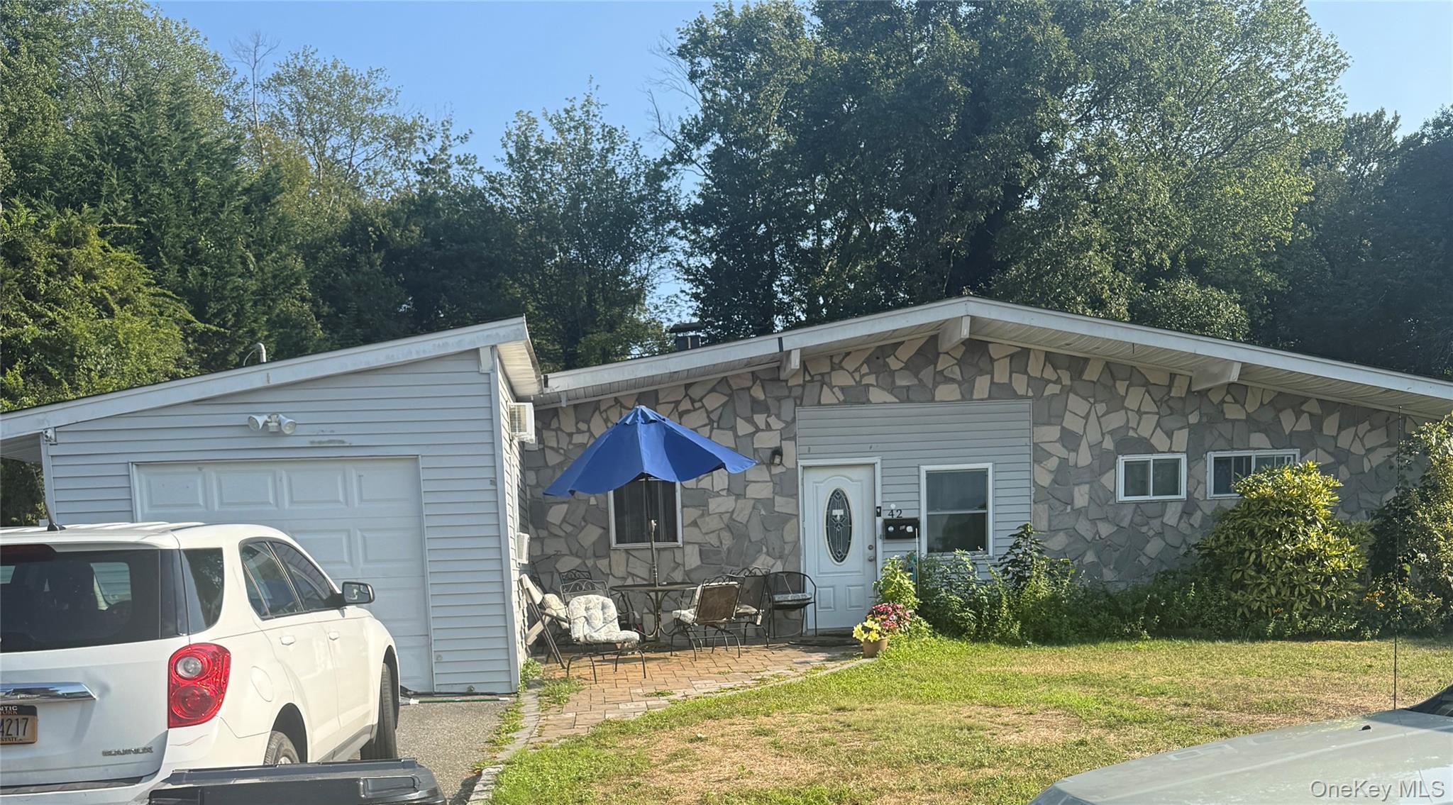 Single Family Richmond Suffolk County, NY 11751, MLS-901674-2