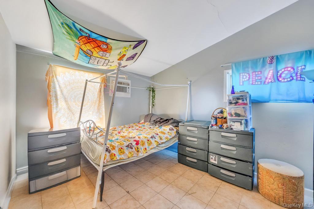 Single Family Richmond Suffolk County, NY 11751, MLS-901674-23