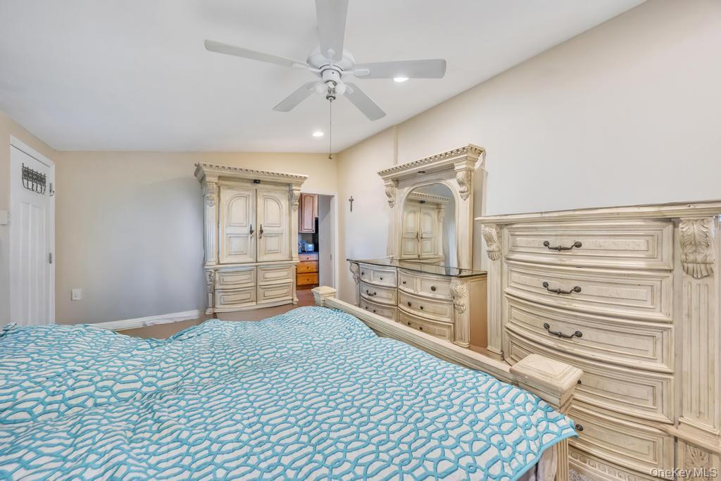 Single Family Richmond Suffolk County, NY 11751, MLS-901674-27