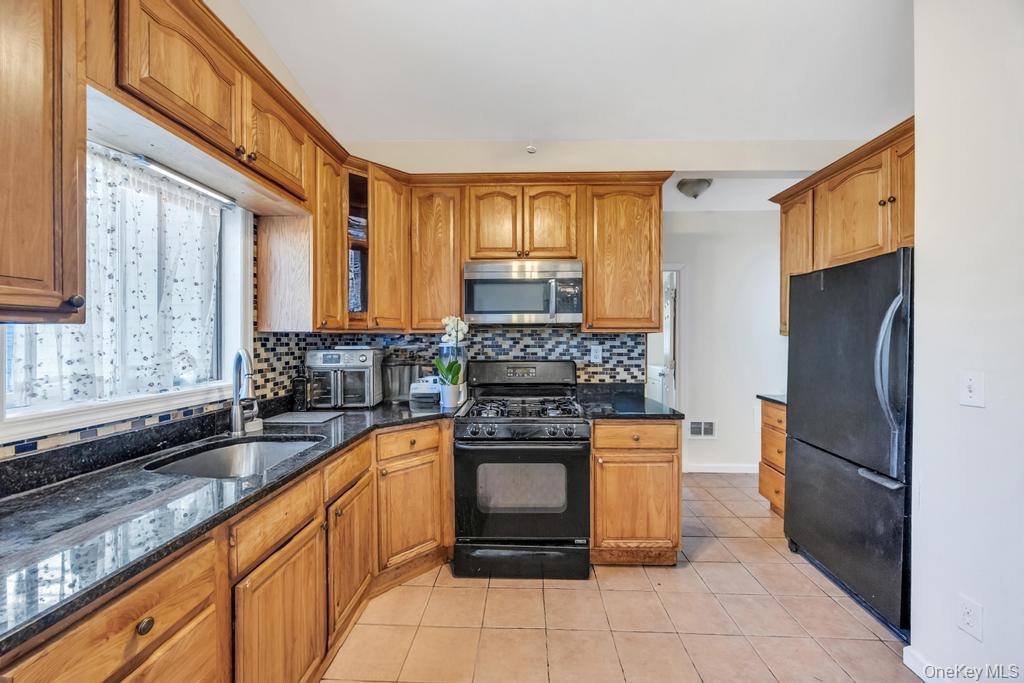 Single Family Richmond Suffolk County, NY 11751, MLS-901674-29