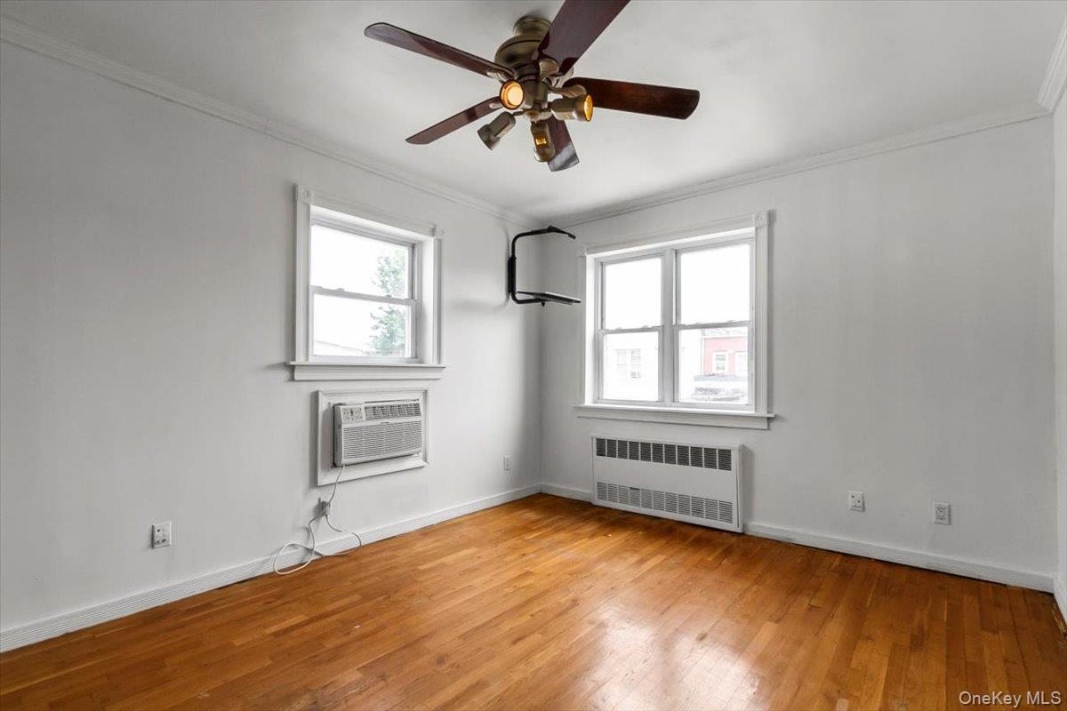 Single Family Radcliff  Bronx, NY 10462, MLS-901680-8