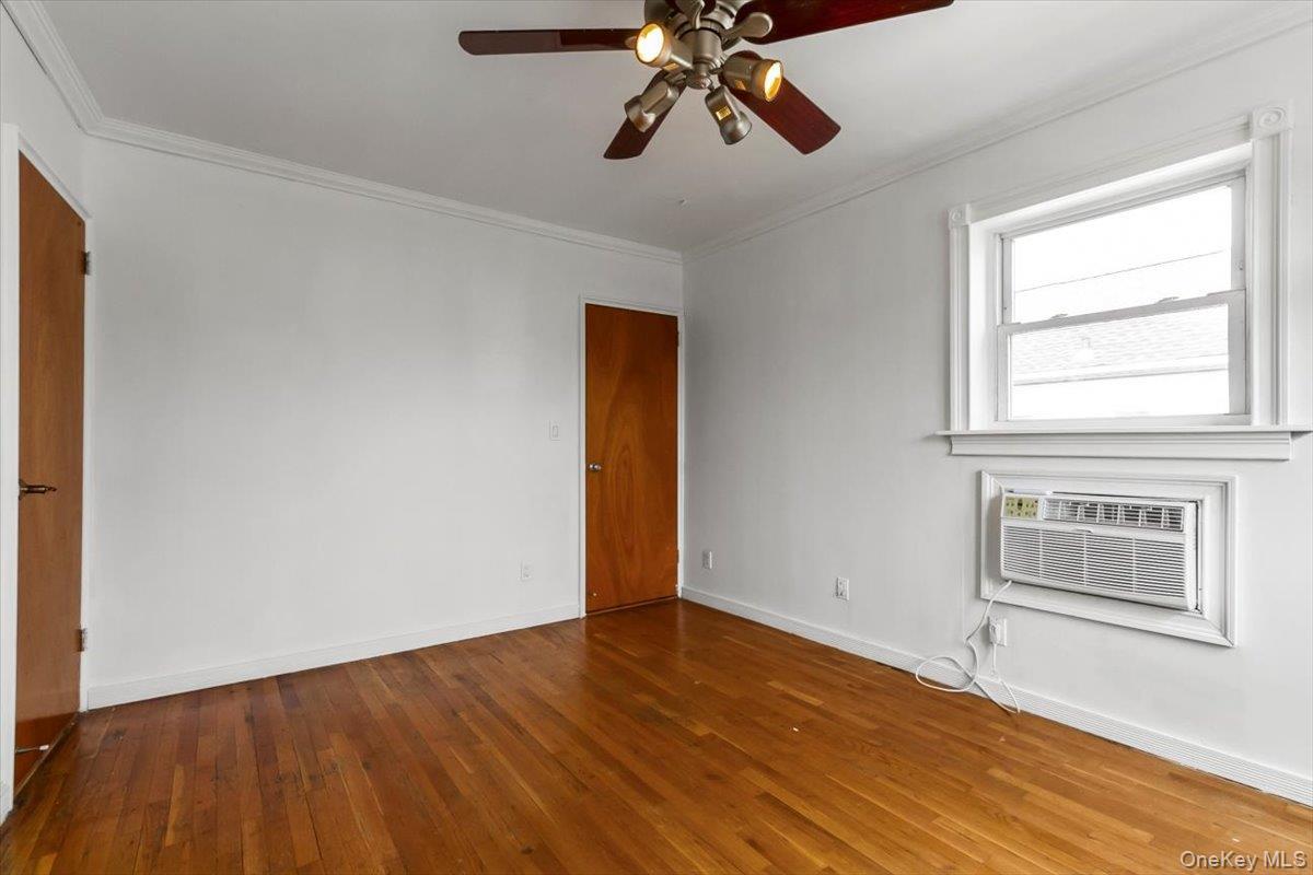 Single Family Radcliff  Bronx, NY 10462, MLS-901680-9