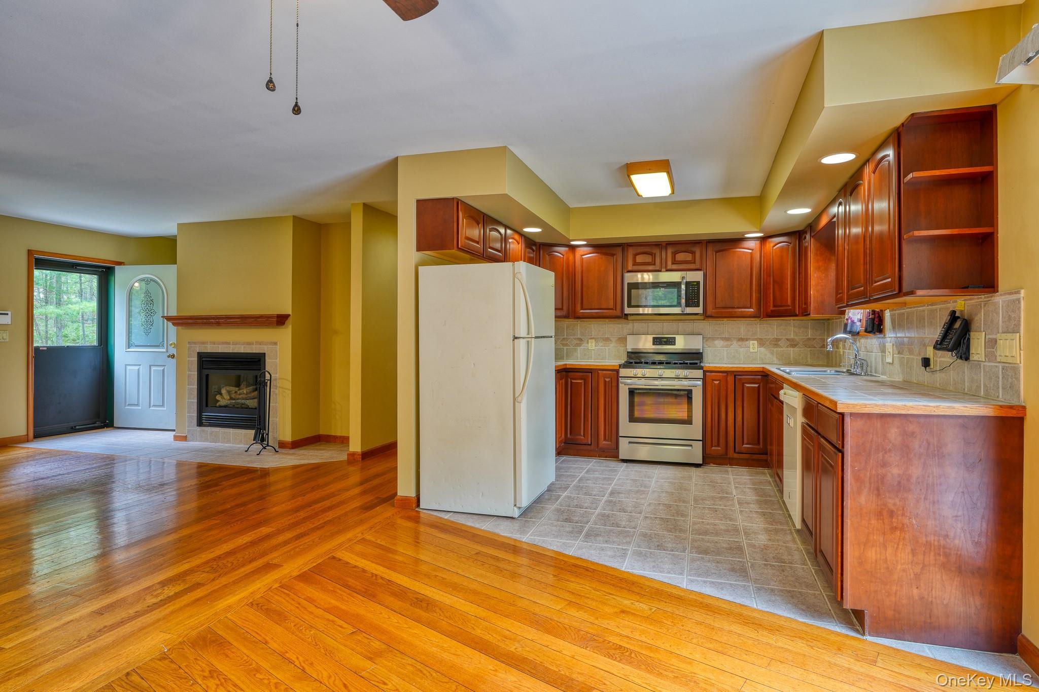 Single Family Yulan Barryville Sullivan County, NY 12719, MLS-901735-7