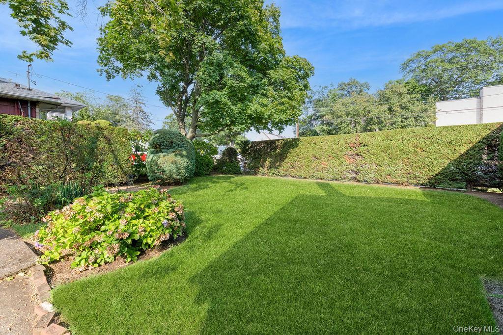 Single Family Hempstead  Nassau County, NY 11552, MLS-901830-16