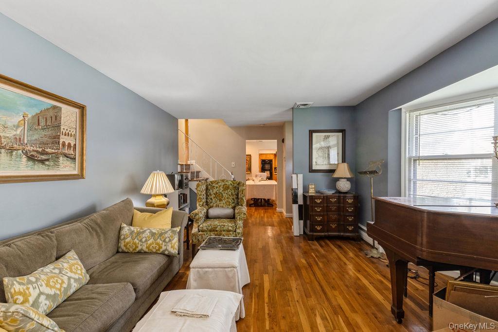 Single Family Hempstead  Nassau County, NY 11552, MLS-901830-3