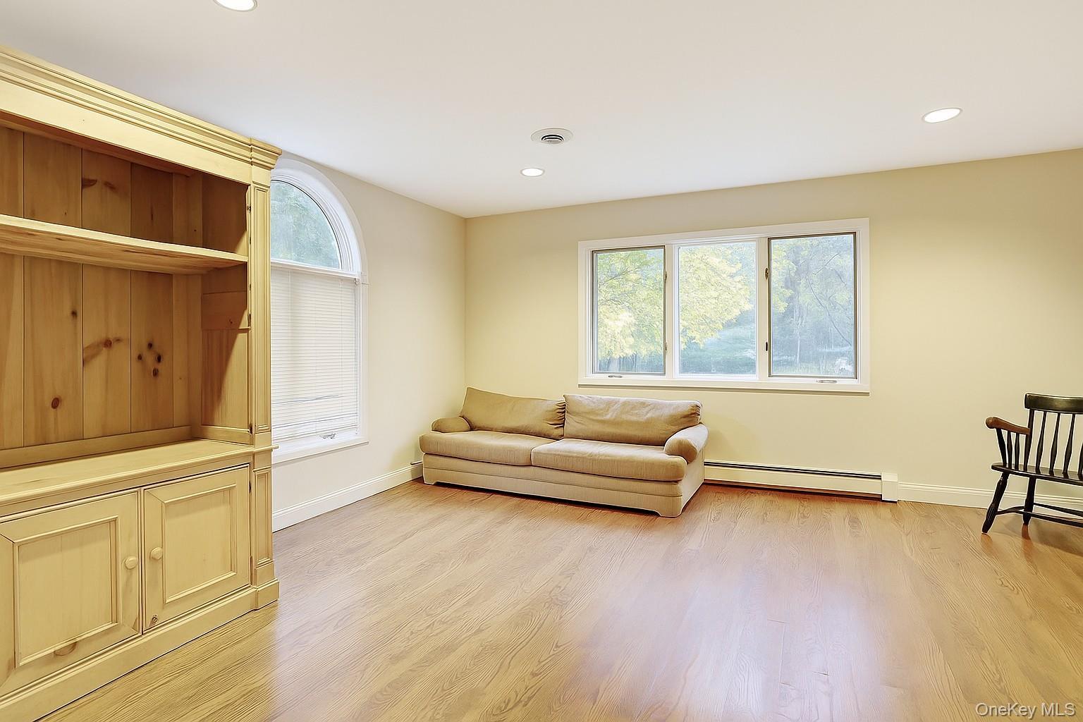 Single Family Tor Rockland County, NY 10956, MLS-901871-20