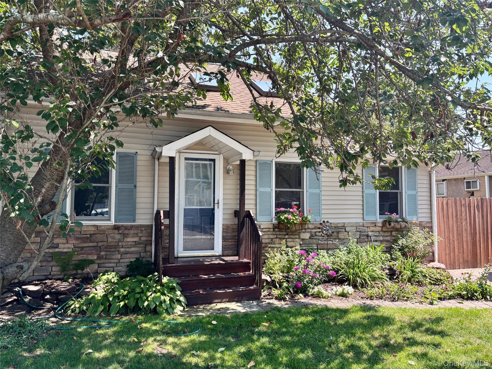 Single Family Carl  Suffolk County, NY 11741, MLS-901881-3