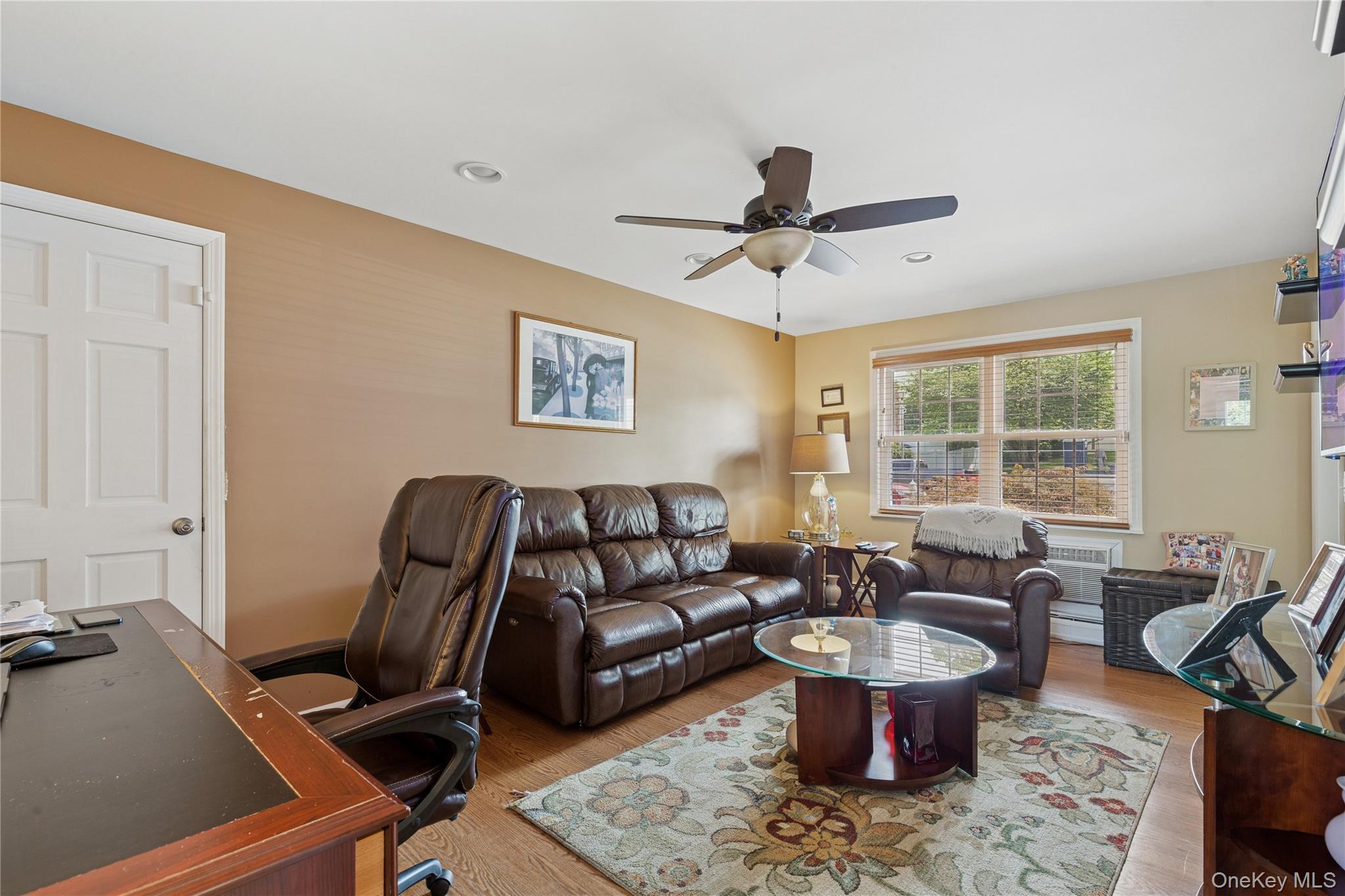 Single Family Mark  Suffolk County, NY 11738, MLS-901887-10