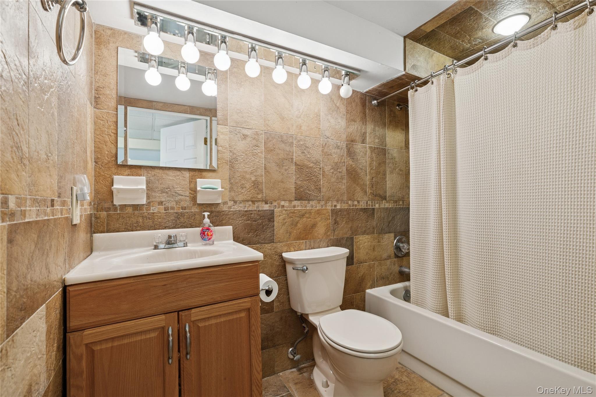 Single Family Mark  Suffolk County, NY 11738, MLS-901887-20