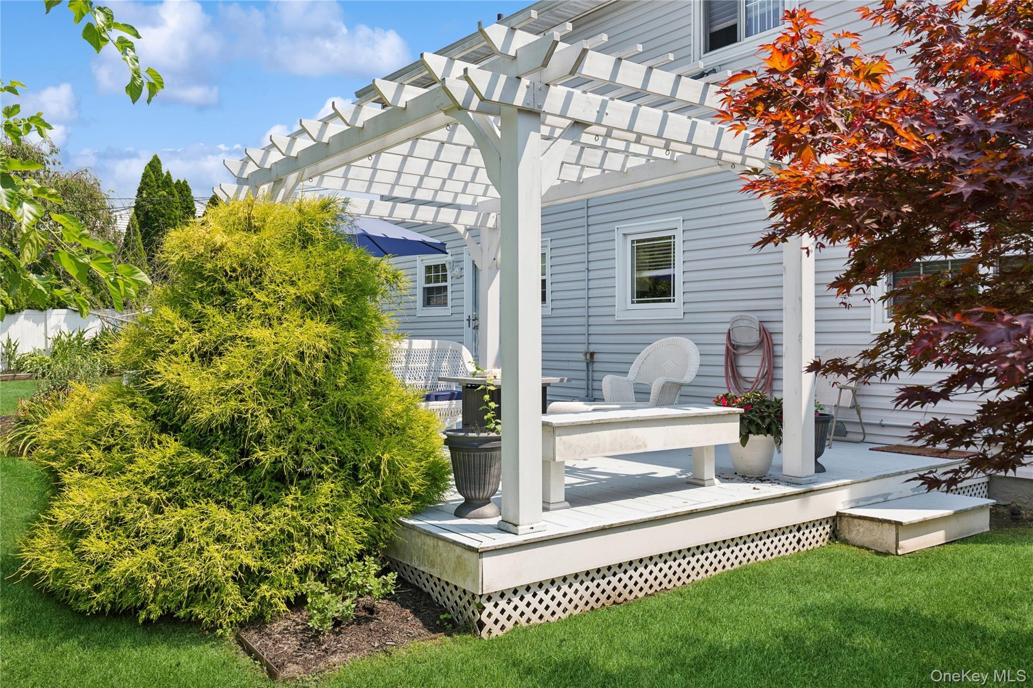 Single Family Mark  Suffolk County, NY 11738, MLS-901887-25