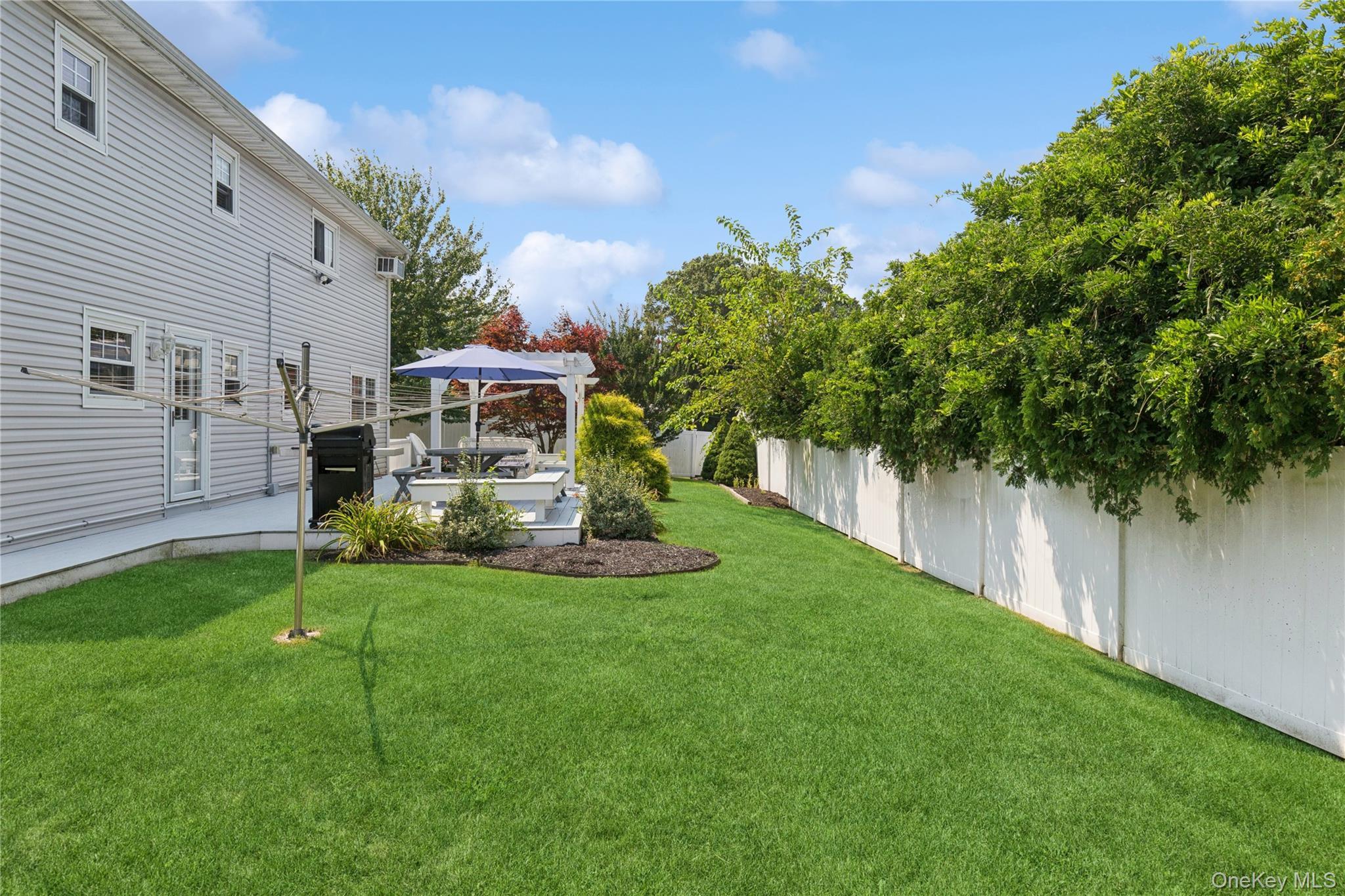 Single Family Mark  Suffolk County, NY 11738, MLS-901887-29