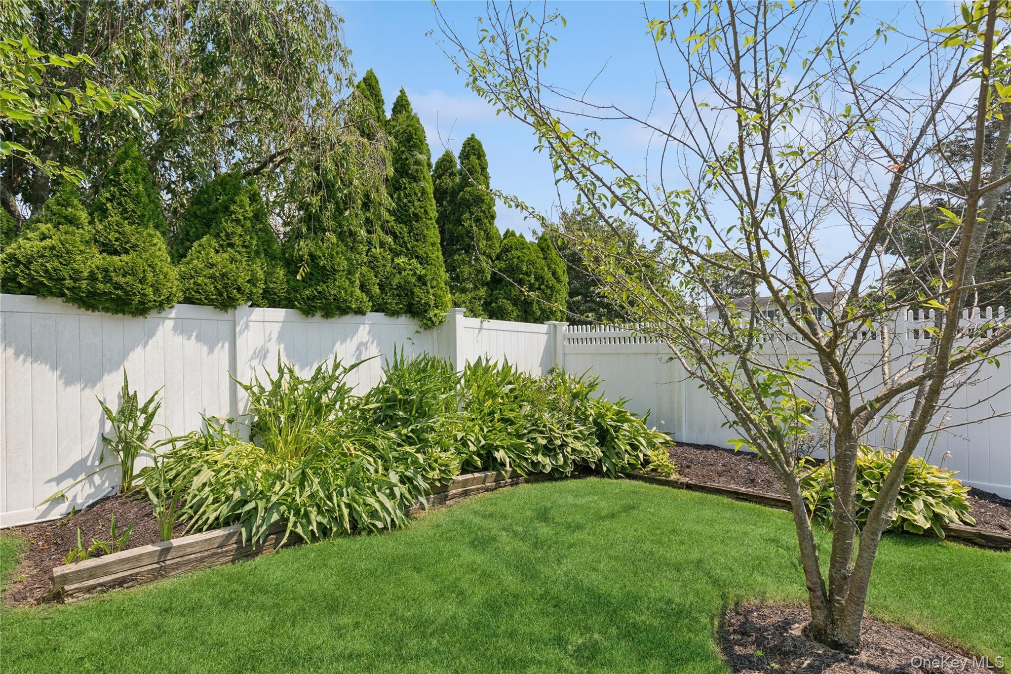 Single Family Mark  Suffolk County, NY 11738, MLS-901887-30