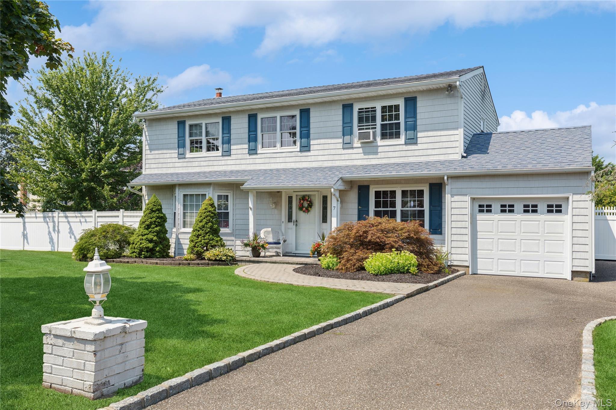 Single Family Mark  Suffolk County, NY 11738, MLS-901887-34