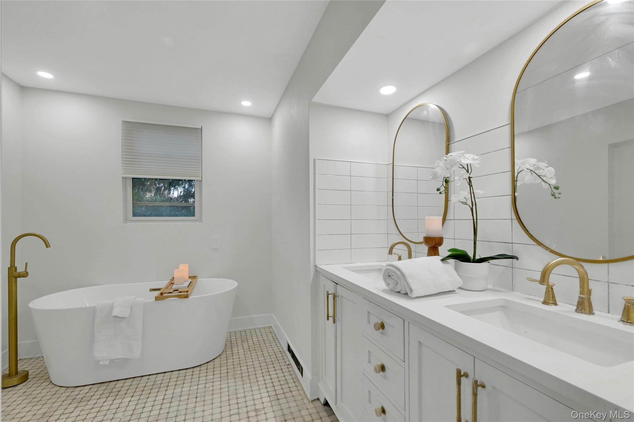 Single Family Nauraushaun Rockland County, NY 10965, MLS-901958-17