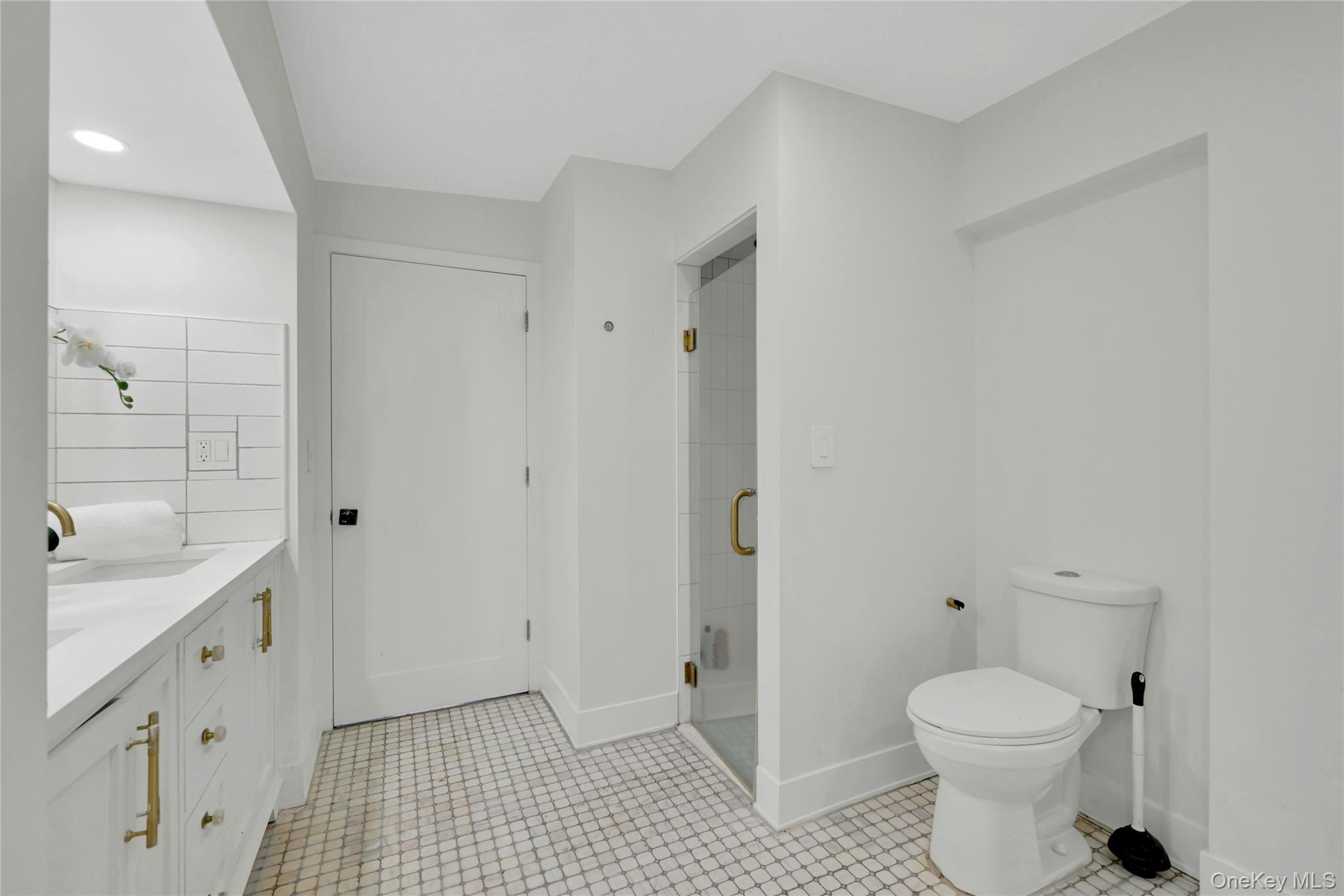 Single Family Nauraushaun Rockland County, NY 10965, MLS-901958-18