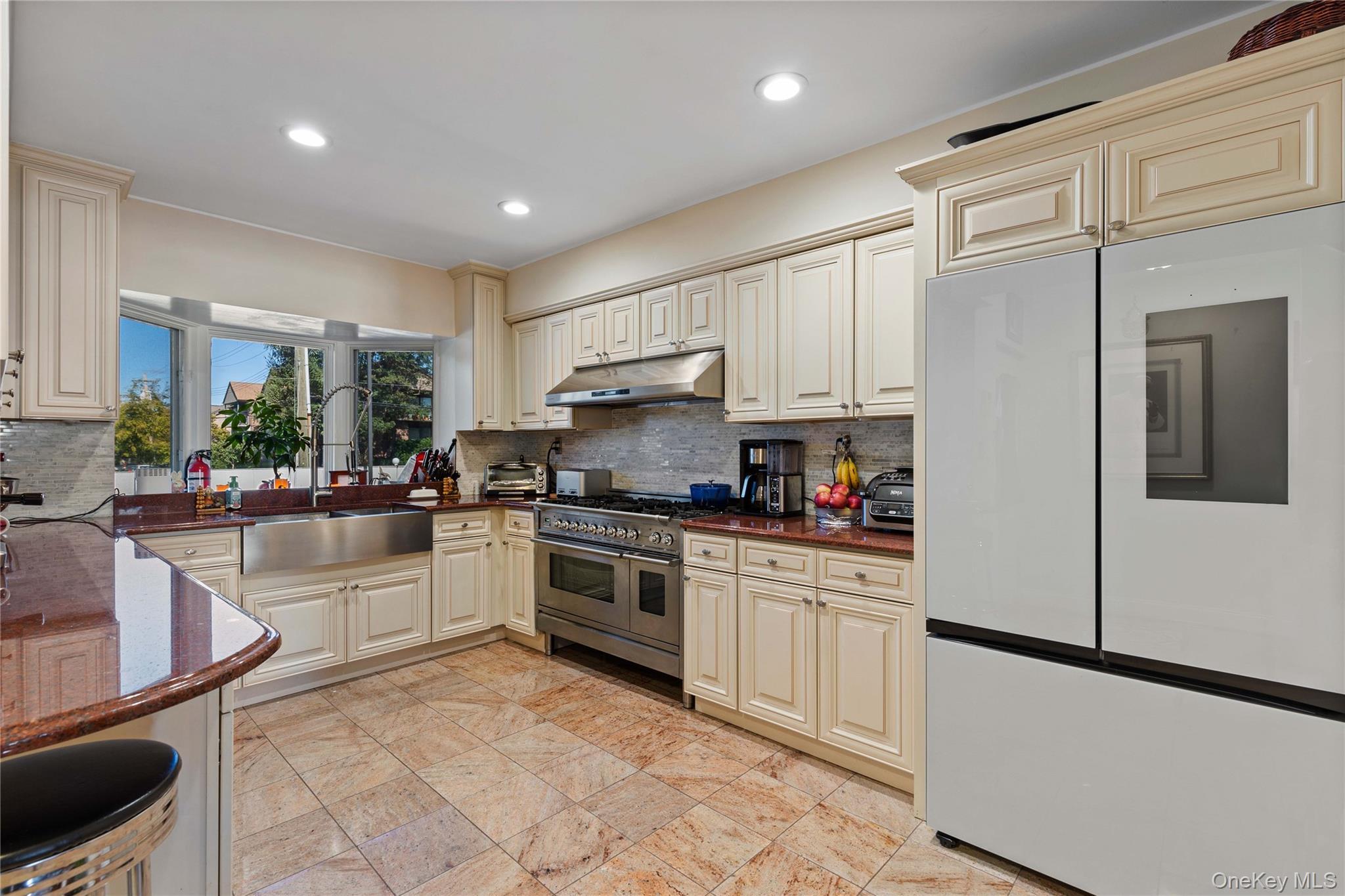 Condo Marisa  Bronx, NY 10465, MLS-901982-11