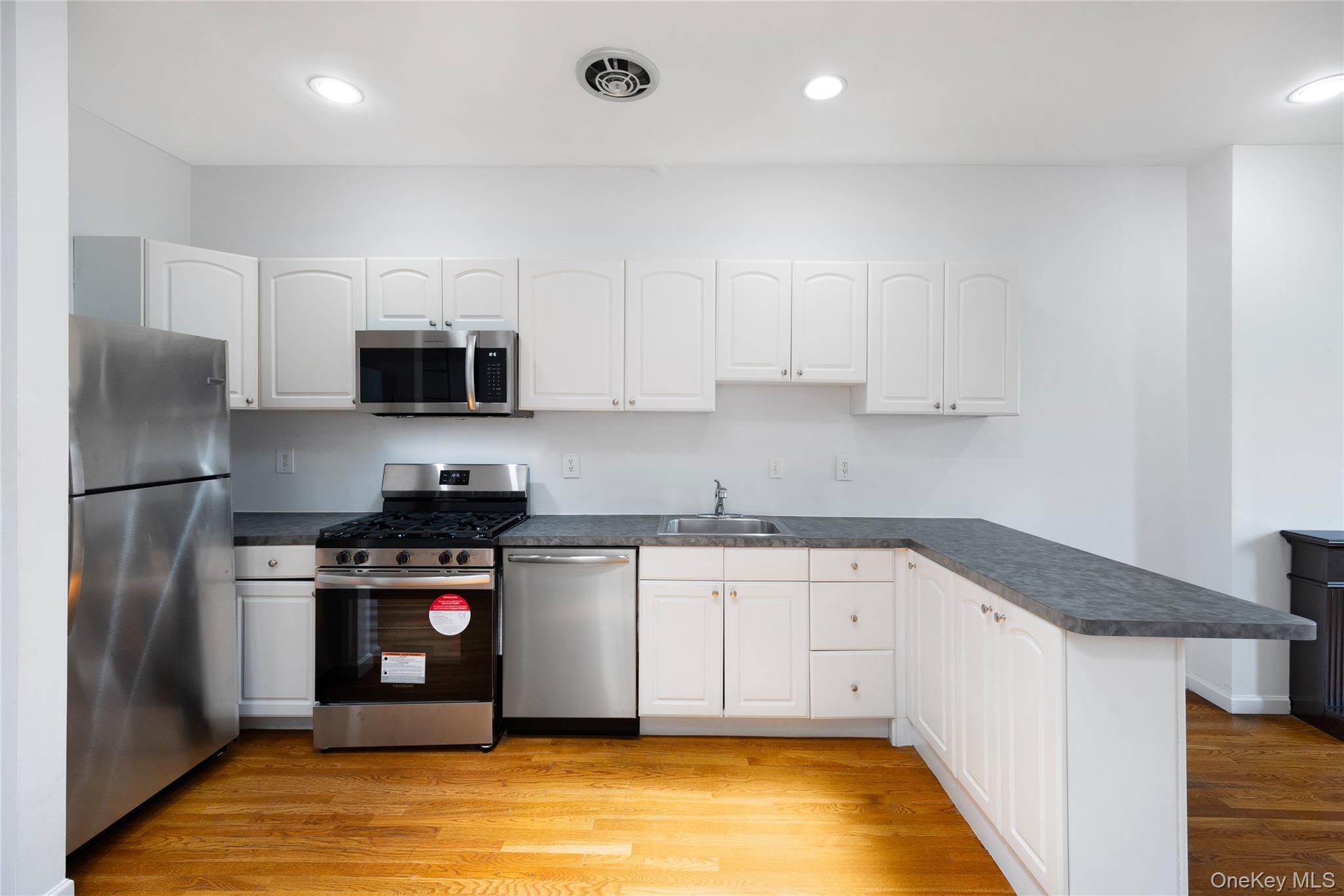 Apartment 136th  Manhattan, NY 10030, MLS-901990-7