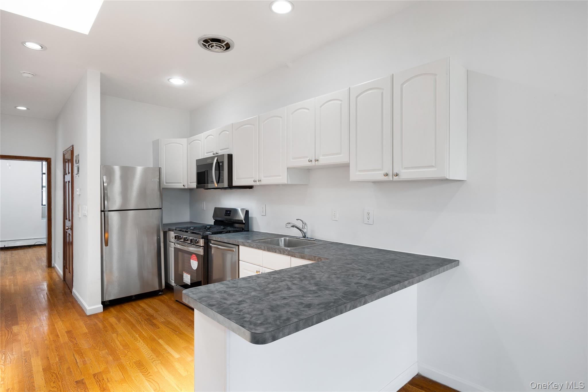 Apartment 136th  Manhattan, NY 10030, MLS-901990-8