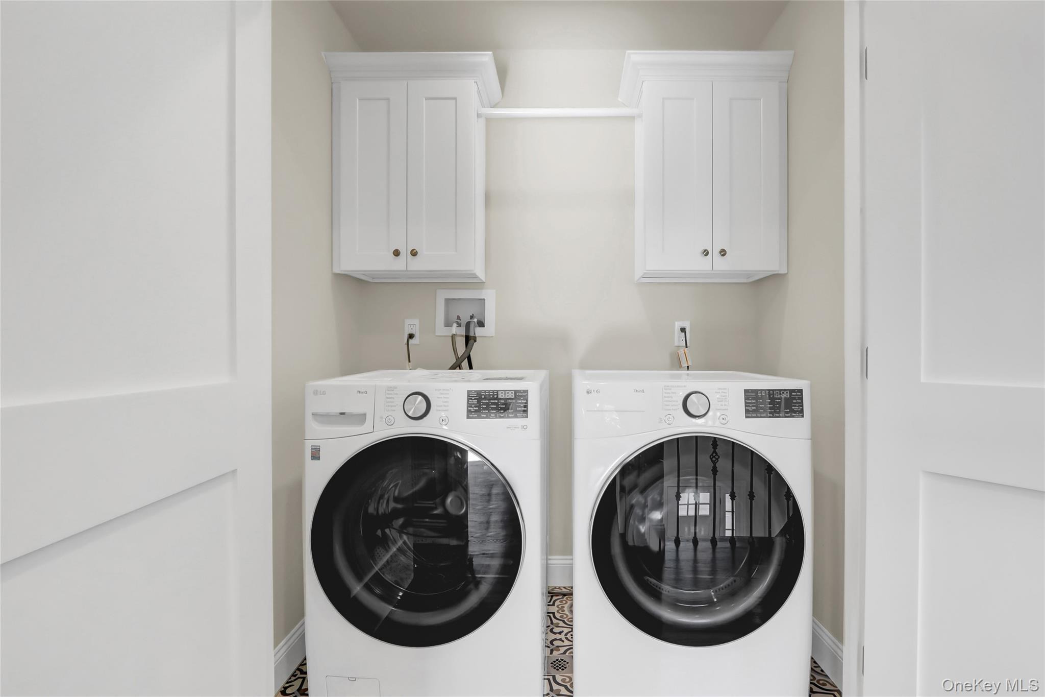 Single Family Hickory Nassau County, NY 11709, MLS-902009-28