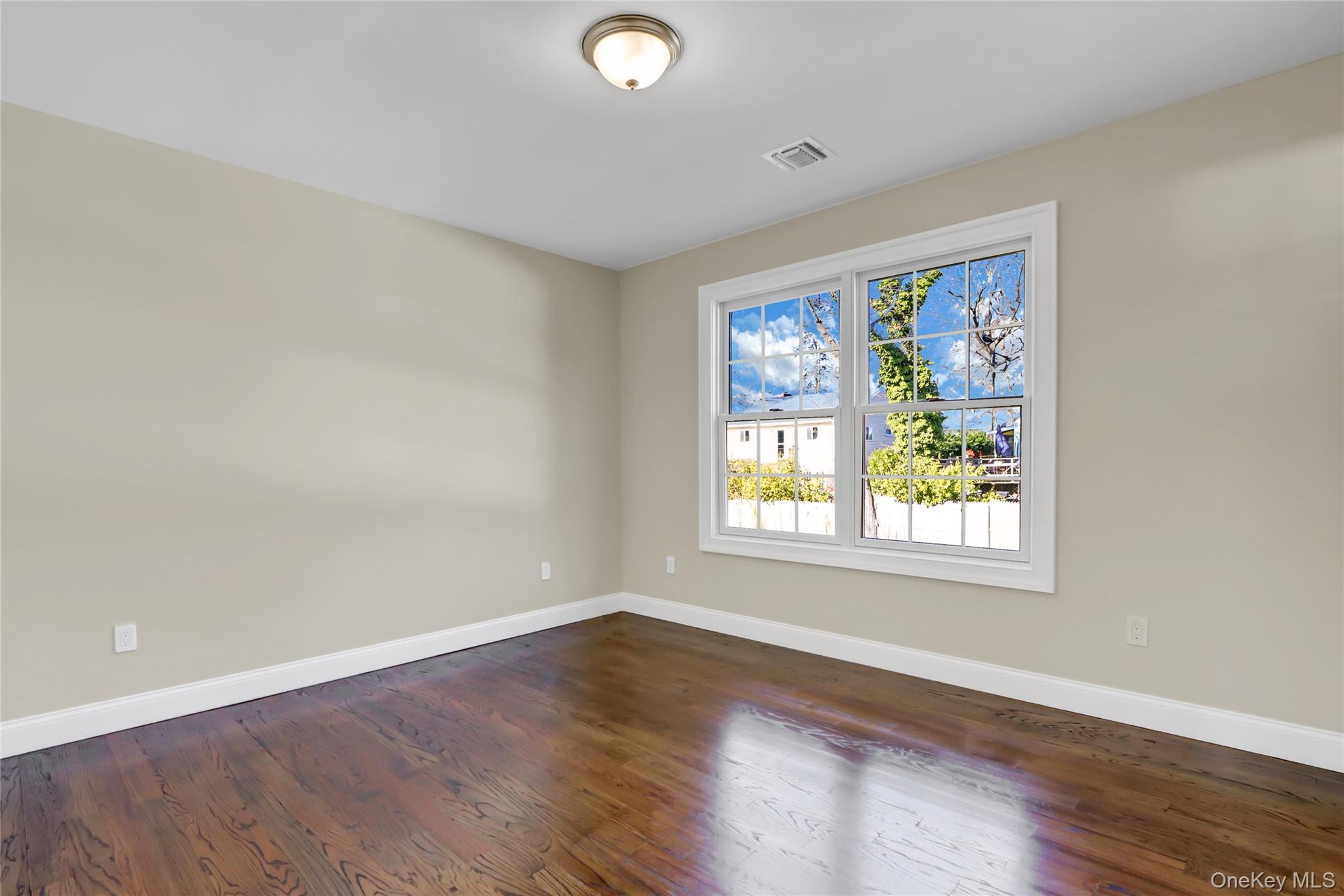 Single Family Hickory Nassau County, NY 11709, MLS-902009-29