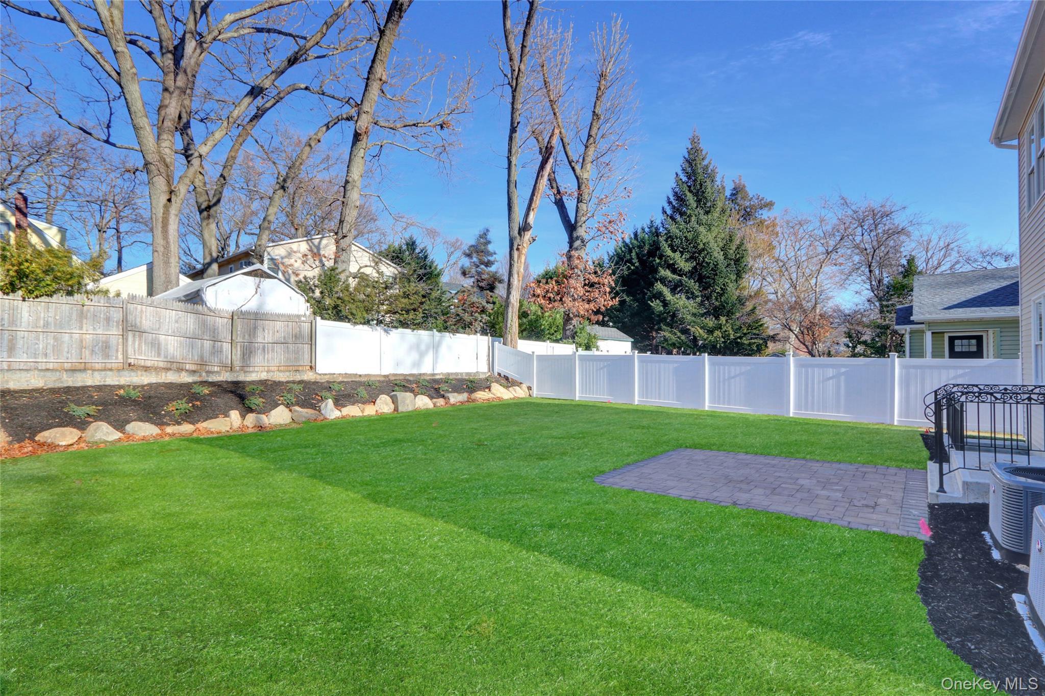 Single Family Hickory Nassau County, NY 11709, MLS-902009-3