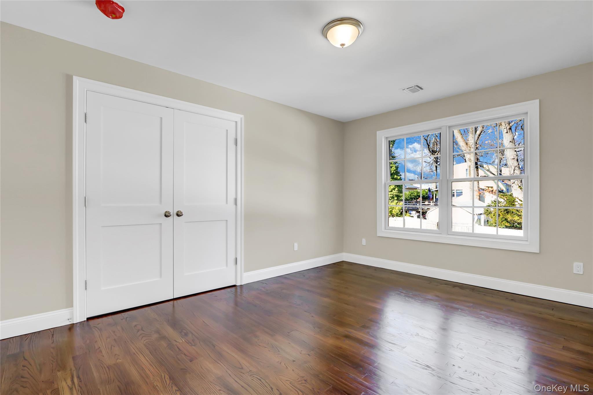 Single Family Hickory Nassau County, NY 11709, MLS-902009-31