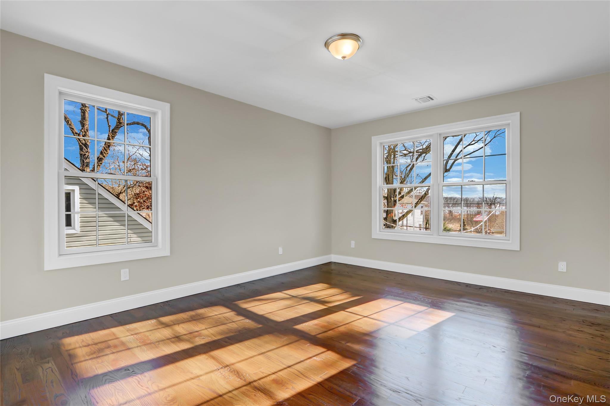 Single Family Hickory Nassau County, NY 11709, MLS-902009-33