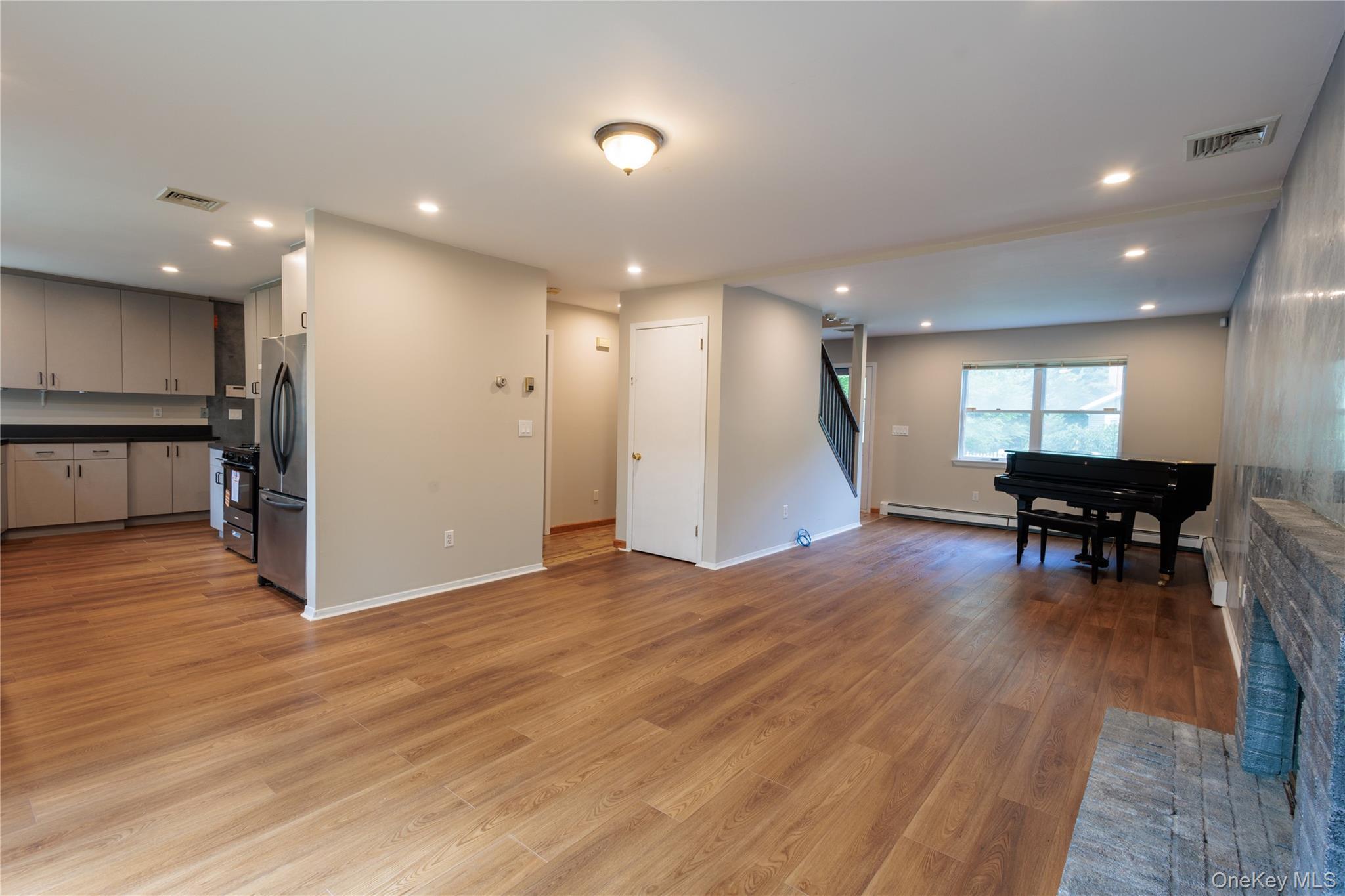 Single Family Hill  Suffolk County, NY 11780, MLS-902012-3