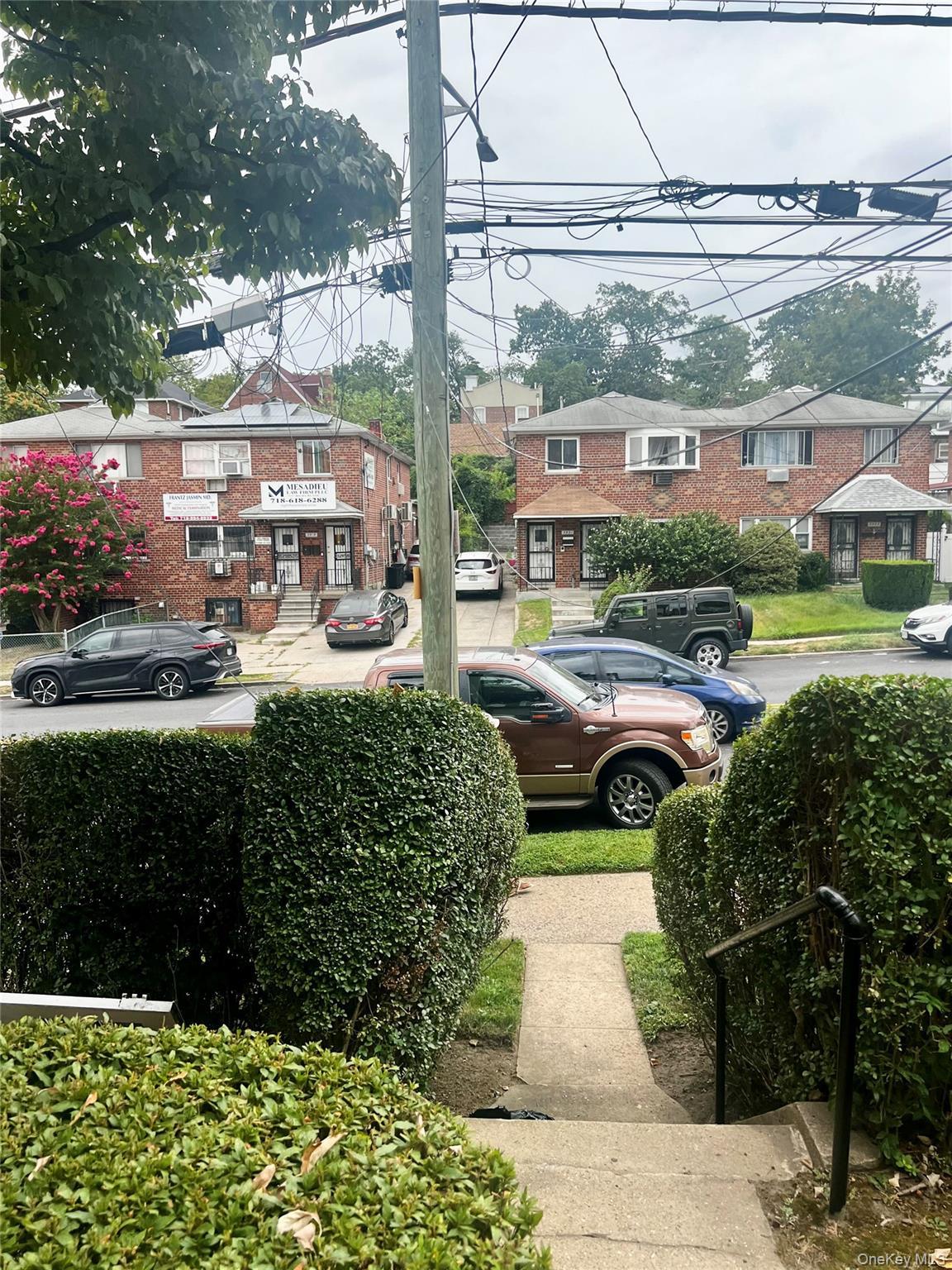 Apartment Dyre Bronx, NY 10466, MLS-902018-2