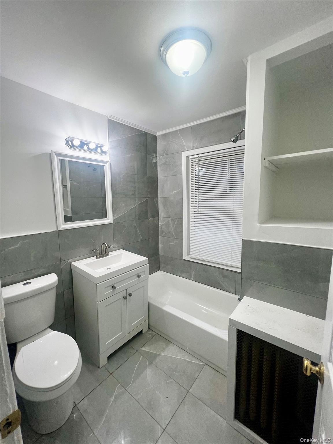 Apartment Dyre Bronx, NY 10466, MLS-902018-4