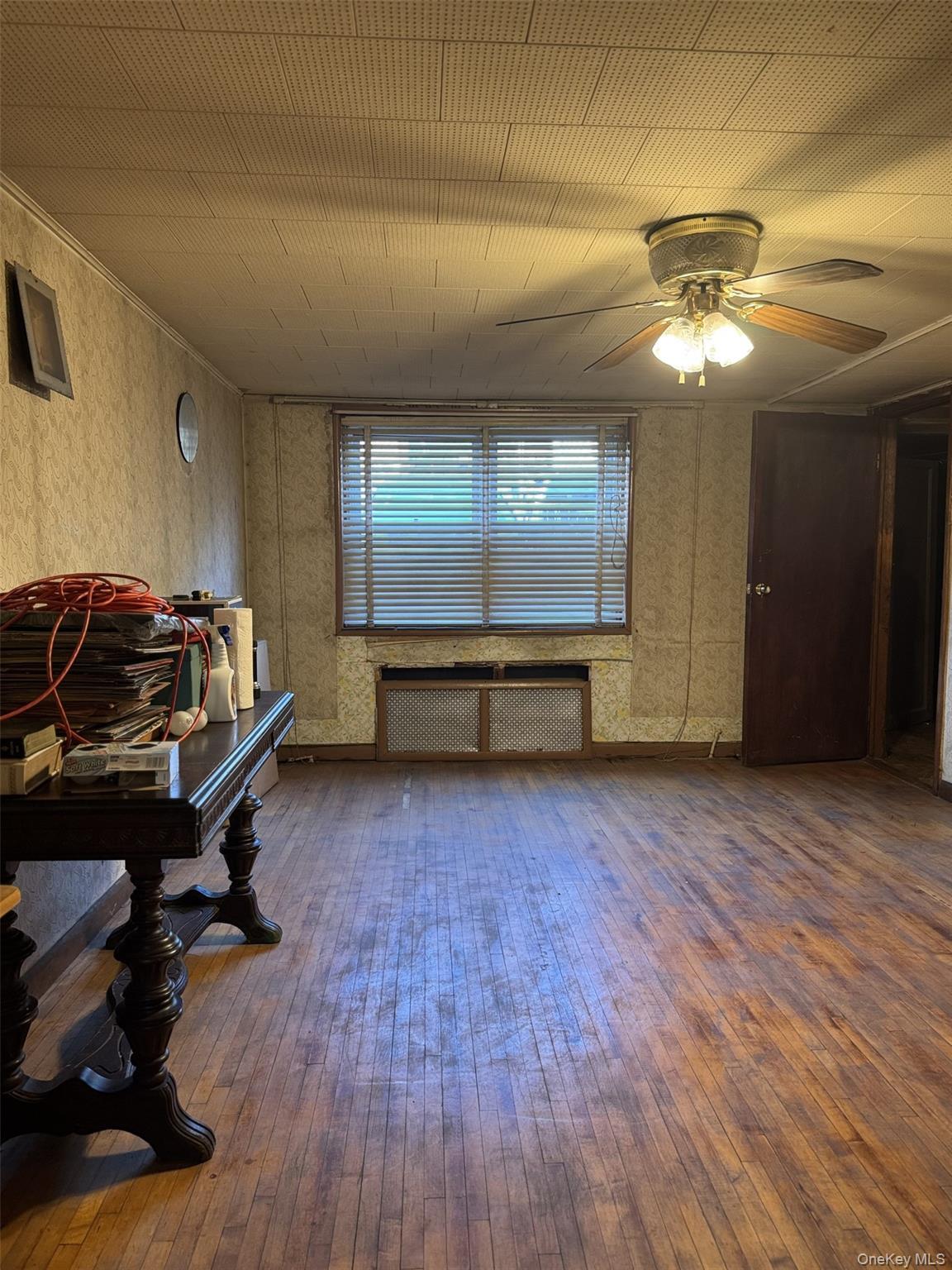 Single Family 213th  Bronx, NY 10469, MLS-902020-20