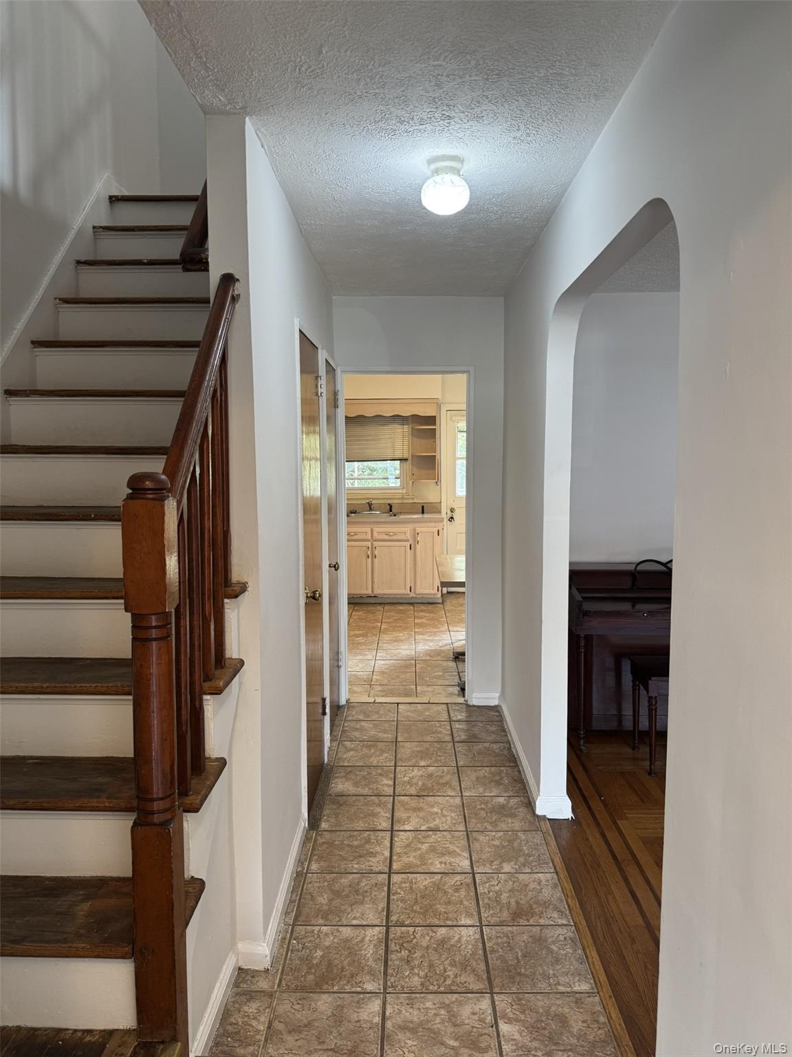 Single Family 213th  Bronx, NY 10469, MLS-902020-3