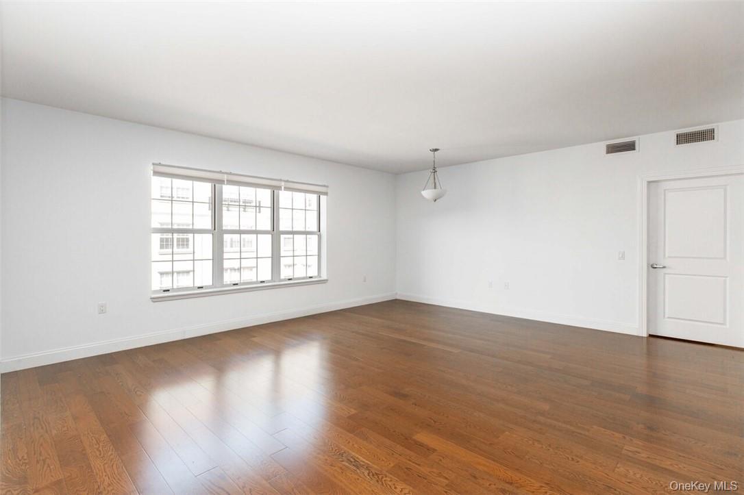 Condo Byron  Westchester County, NY 10538, MLS-902029-2