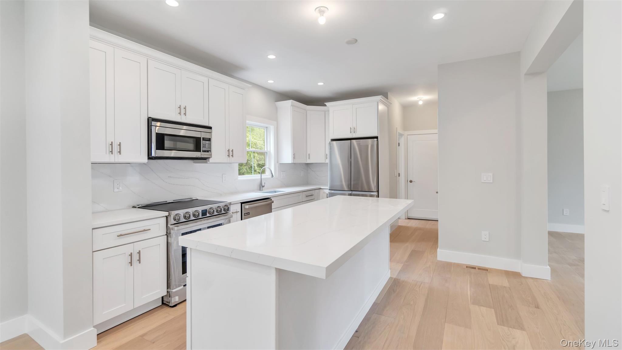 Single Family Fanning Suffolk County, NY 11946, MLS-902059-14