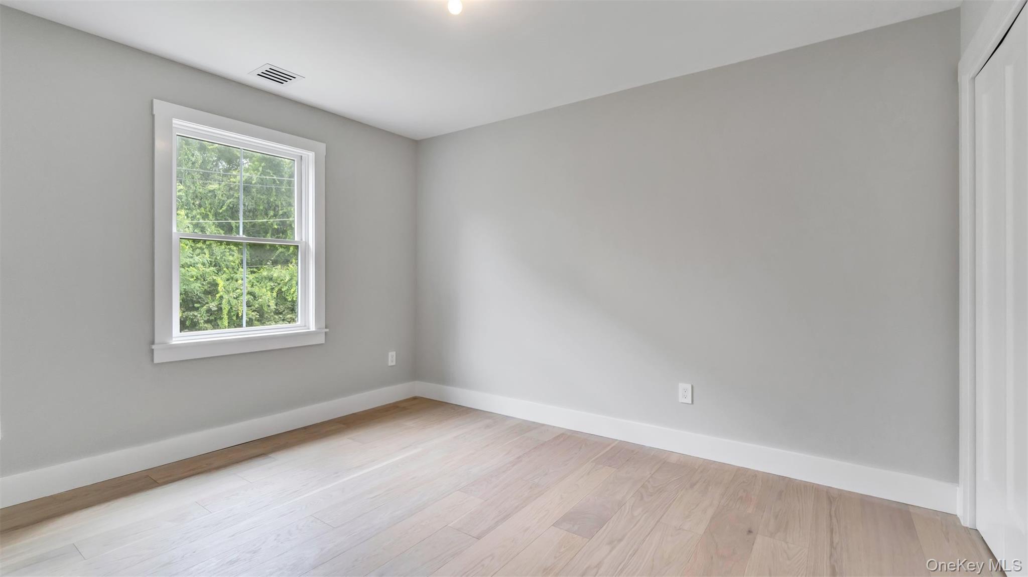 Single Family Fanning Suffolk County, NY 11946, MLS-902059-24