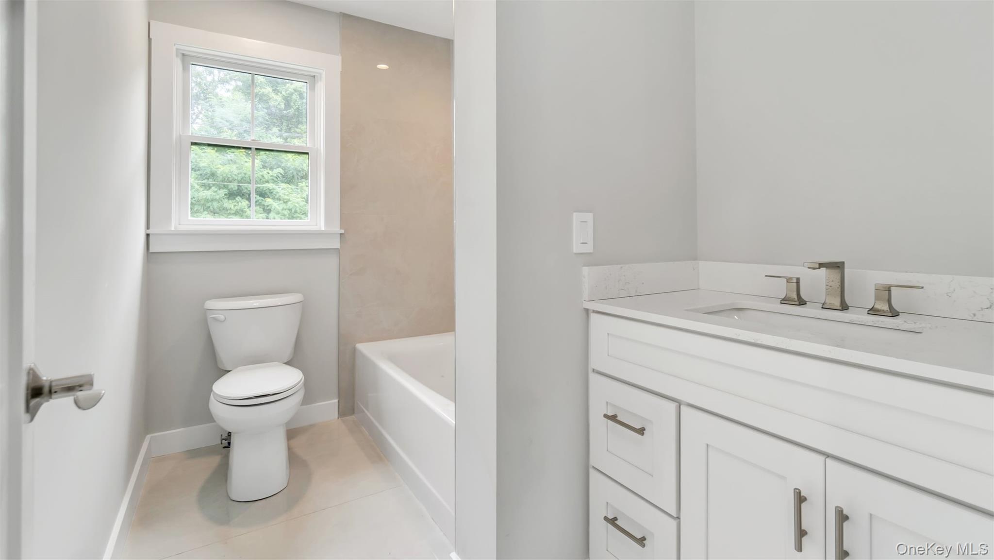 Single Family Fanning Suffolk County, NY 11946, MLS-902059-26