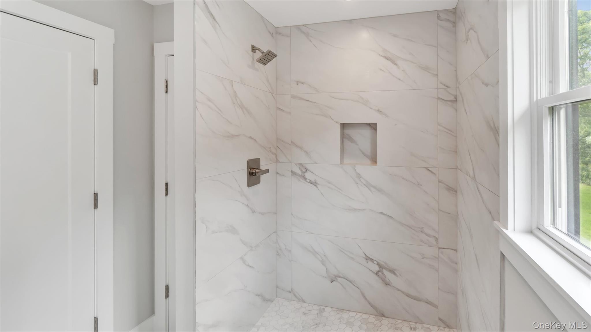 Single Family Fanning Suffolk County, NY 11946, MLS-902059-32