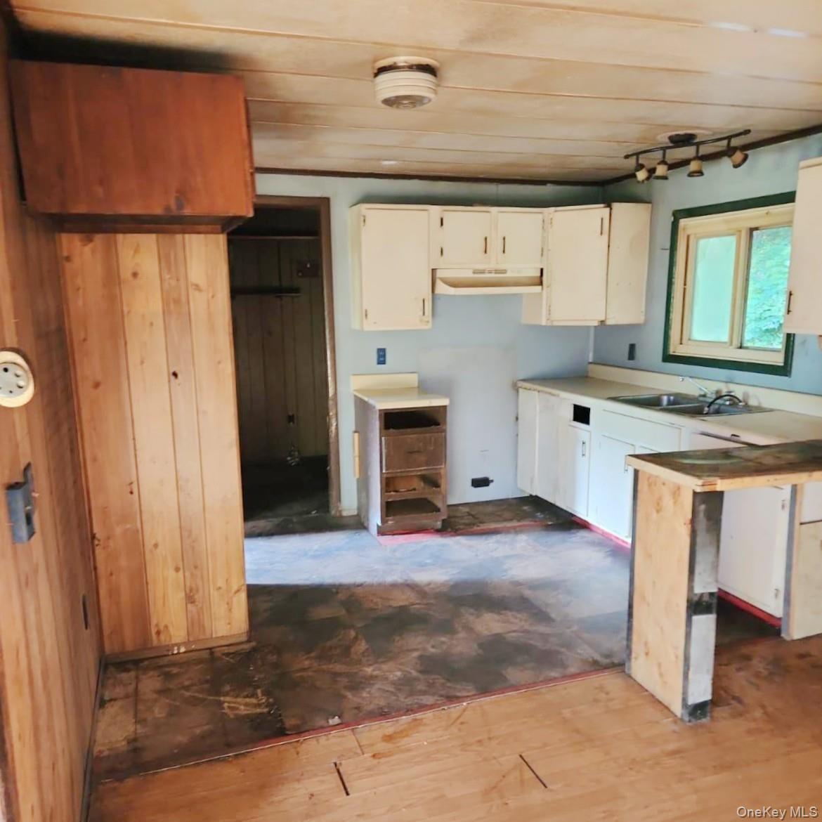 Single Family Cooper  Dutchess County, NY 12546, MLS-902111-10