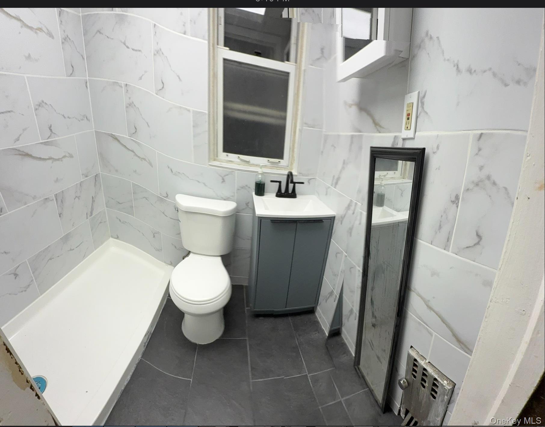 Single Family 100th  Queens, NY 11423, MLS-902161-6