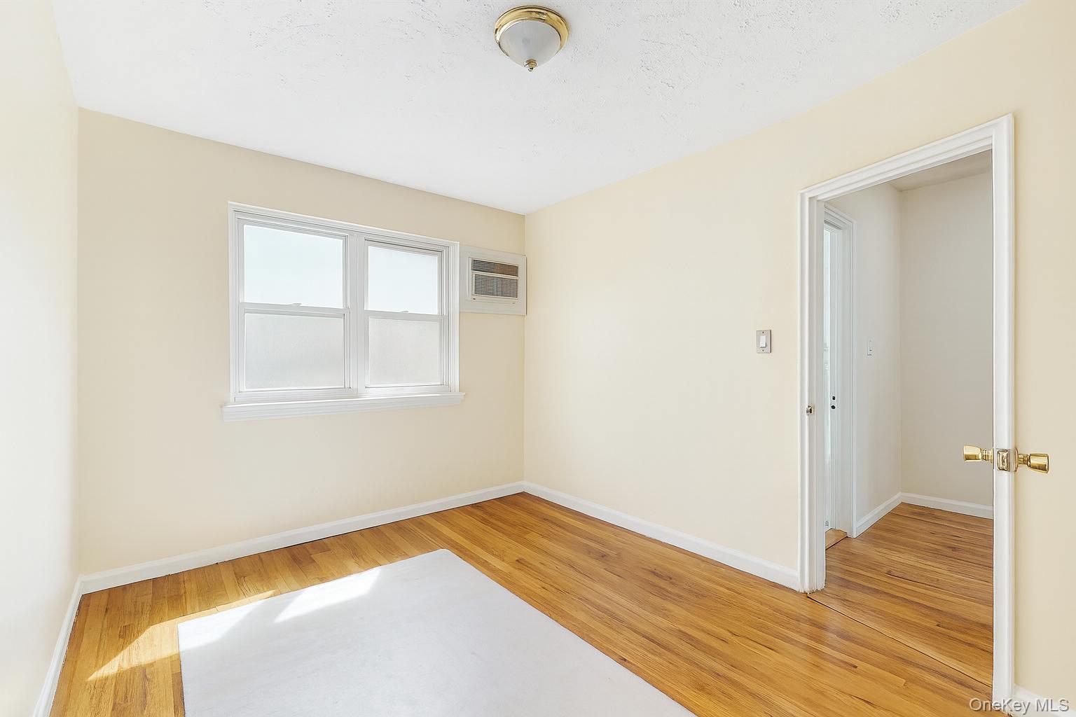 Single Family Colden  Bronx, NY 10462, MLS-902162-3